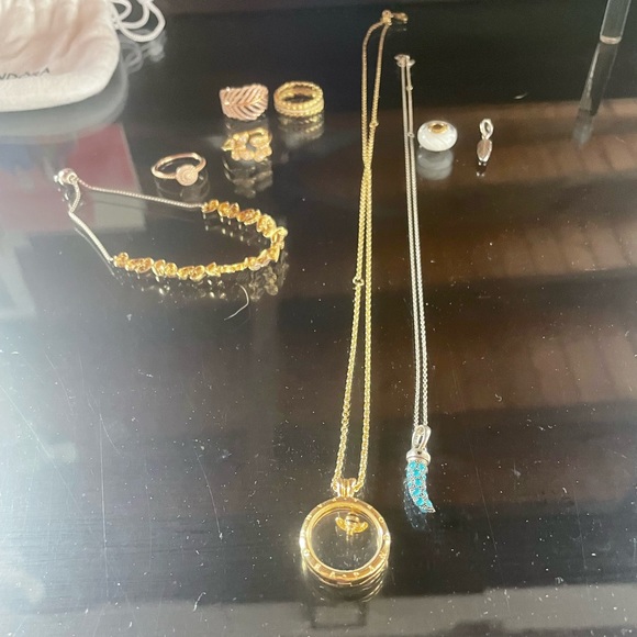 Pandora lot - Picture 1 of 8